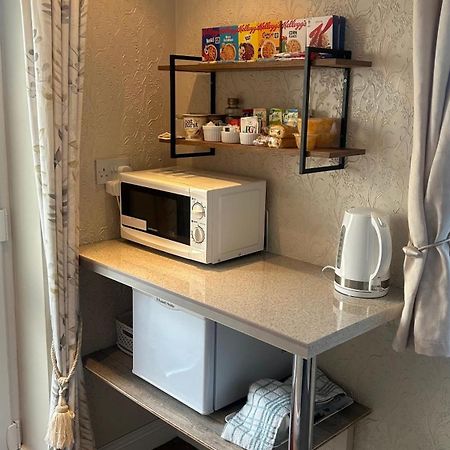 Bed and Breakfast Crossroads à Holyhead Extérieur photo