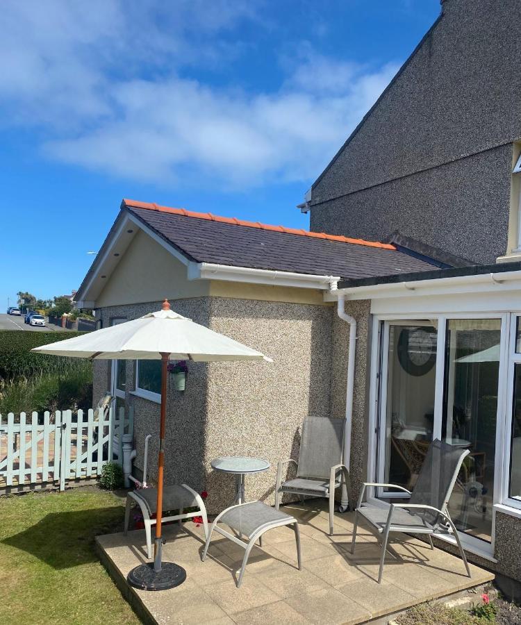 Bed and Breakfast Crossroads à Holyhead Extérieur photo