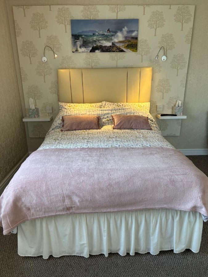 Bed and Breakfast Crossroads à Holyhead Extérieur photo