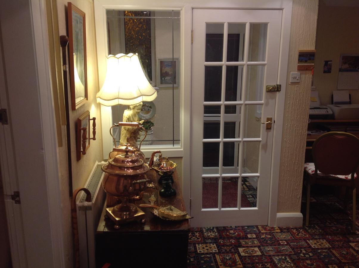 Bed and Breakfast Crossroads à Holyhead Extérieur photo